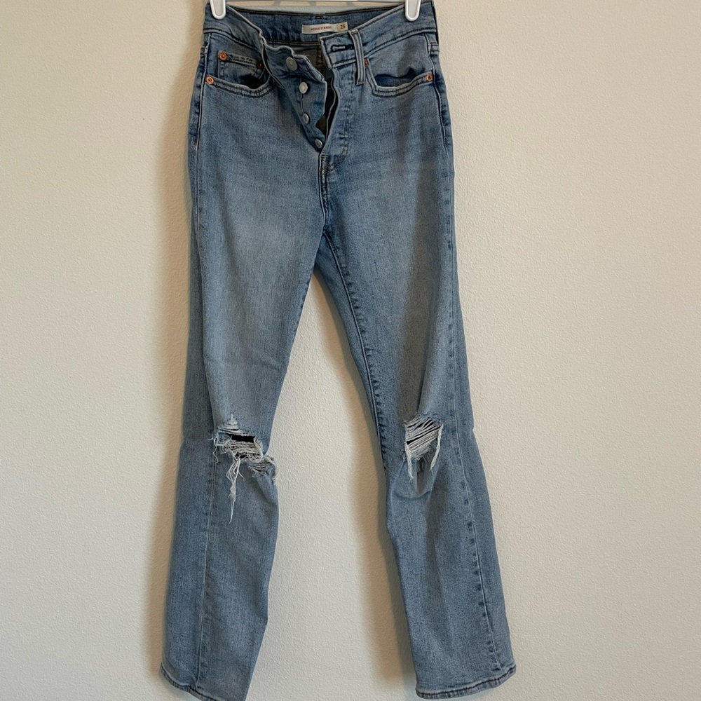 Levi’s High Rise Wedgie Straight Jean